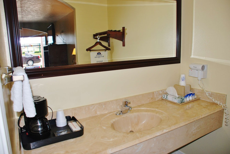 Bathroom 3, Americas Best Value Inn Hempstead Prairie View, Waller