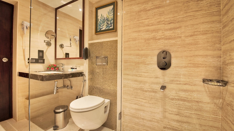 Bathroom 5, Golden Tulip, Jaipur