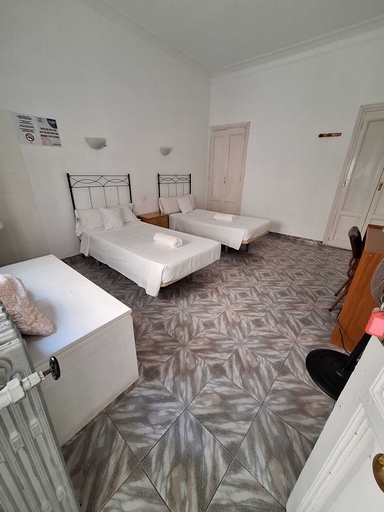 Bedroom 3, Hostal Alonso No Limit Madrid, Madrid