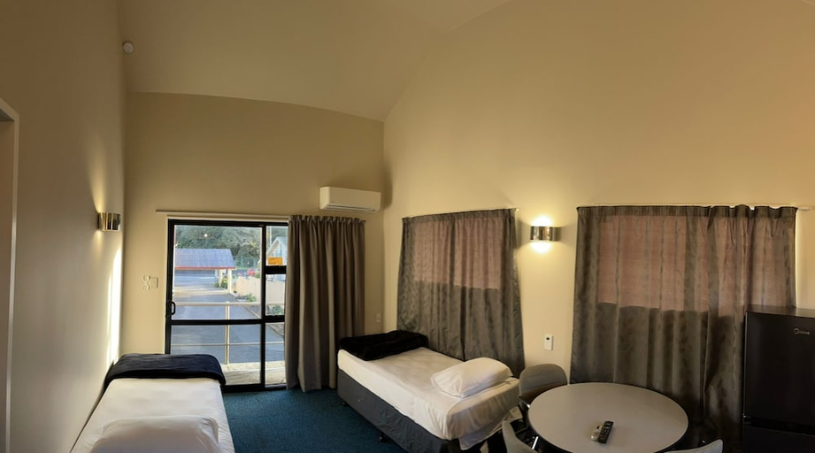 Bedroom 2, Rayland Epsom Motel, Waitakere