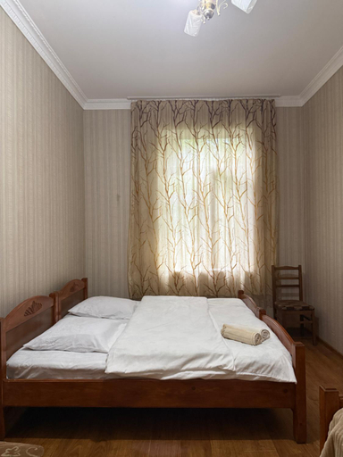 Bedroom 3, Konstanta, Lentekhi