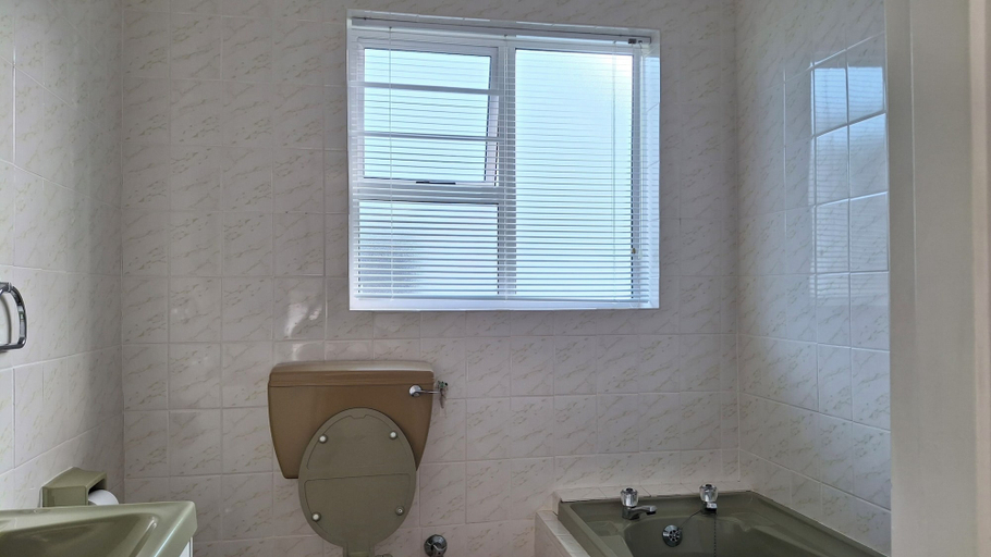 Bathroom 2, Tide's Rest Franskraal, Overberg