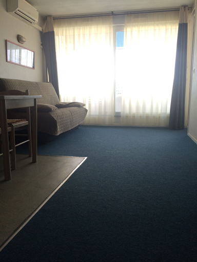 Bedroom 2, Appart'hotel Le Trianon, Gironde