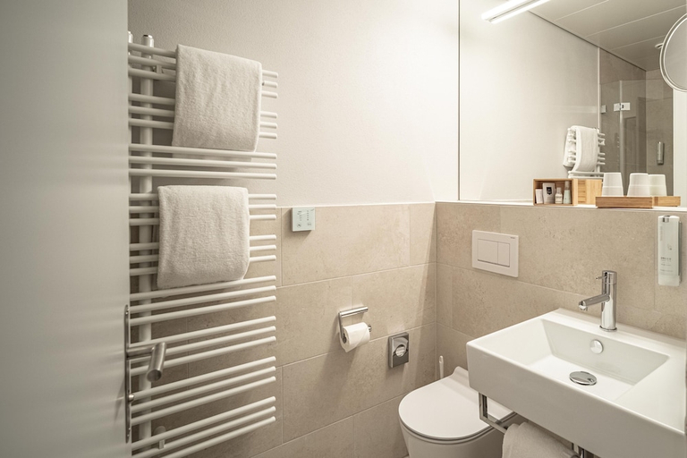 Bathroom 3, Hotel Bären Am Bundesplatz, Bern