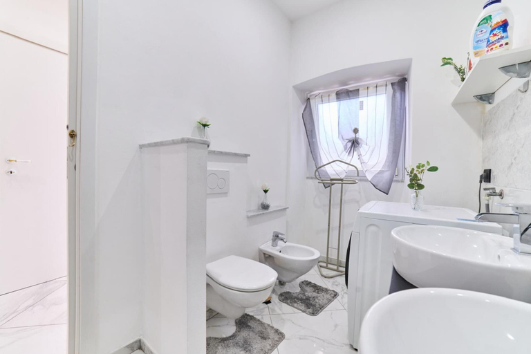 Bathroom 5, Cianta - Apartment With Terrace and Parking, Savona