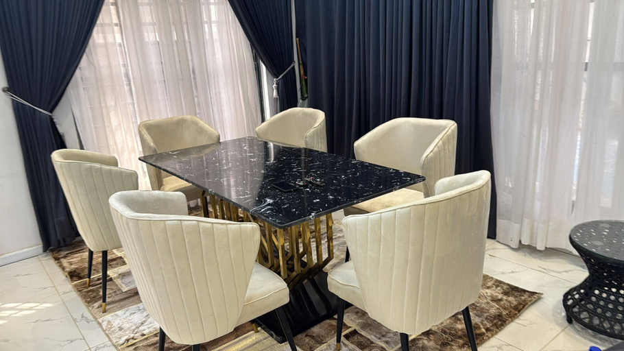 Dining room, Serene Oasis in Lagos - Private Pool & Relaxing Ambiance, Kosofe
