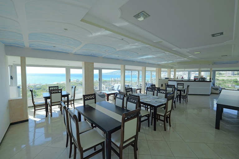 Food & Drinks 4, Hotel Boston, Sarandës