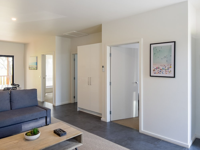 Others 4, Port Fairy Motor Inn, Moyne - South