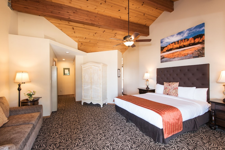 Bedroom 2, Mourelatos Lakeshore Resort, Placer