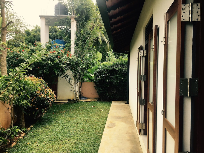 Others 5, 82 Villa, Galle Four Gravets