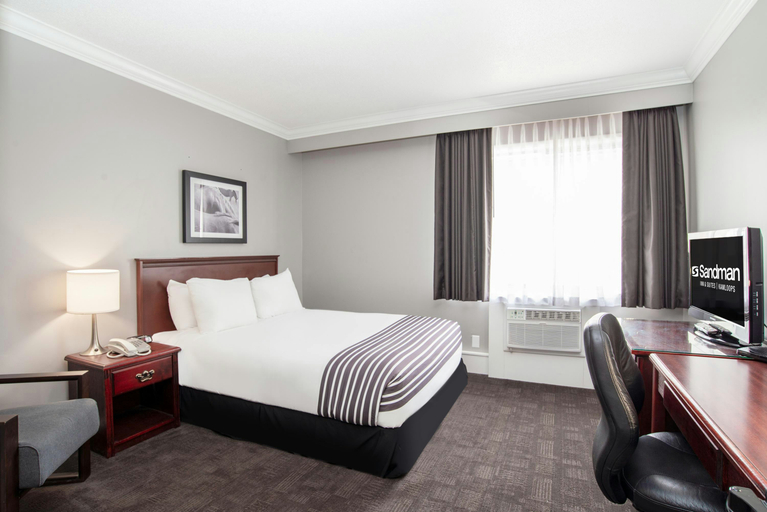 Bedroom 3, Sandman Inn Kamloops, Thompson-Nicola