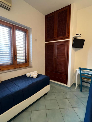 Bedroom 3, Pensione La Giara, Messina