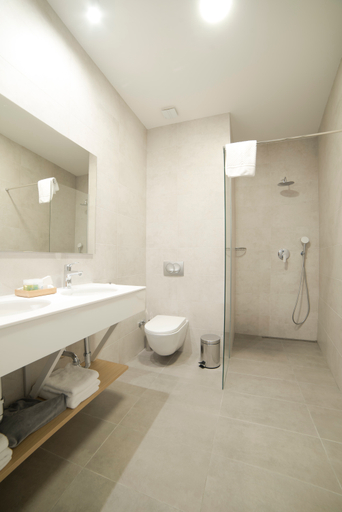Bathroom 3, City Nest, Belgrade