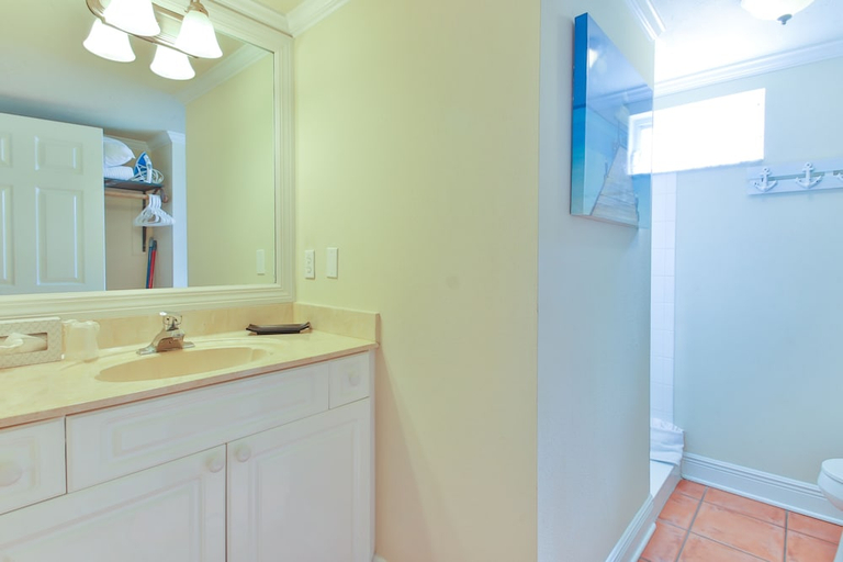 Bathroom 3, Tortuga Inn Beach Resort, Manatee