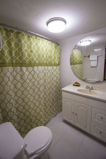 Bathroom 5, Ideal Villa Hotel, Port-au-Prince