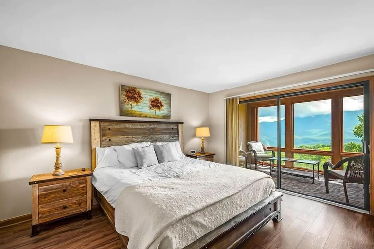 Room 3, Reed's Retreat, Sevier