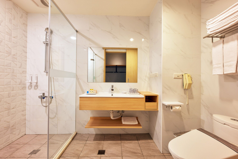 Bathroom, Naruwan Inn, Taitung