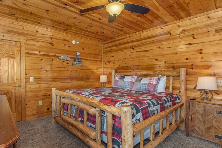 Room 3, Paradise Found, Sevier