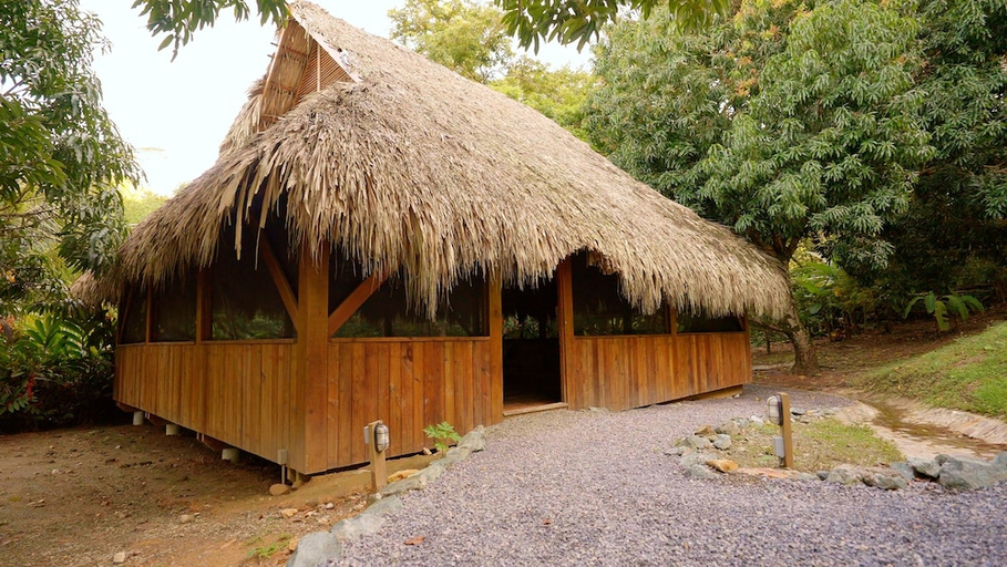 Others 5, Upachaya, Roatán