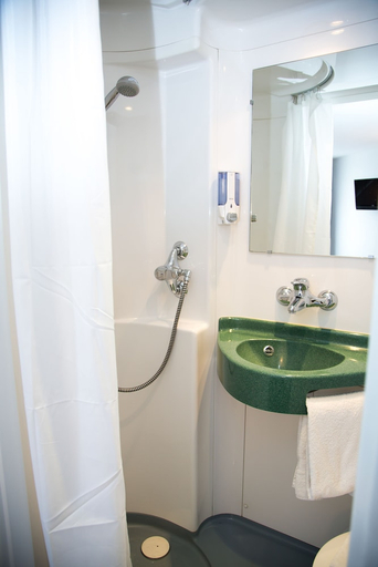 Bathroom, Brit Hotel Albi, Tarn