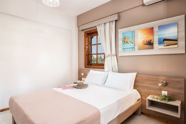 Bedroom 5, Cathrin Suites, Crete