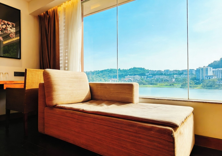 Bedroom 3, Baiyun Lakeside Hotel, Guangzhou