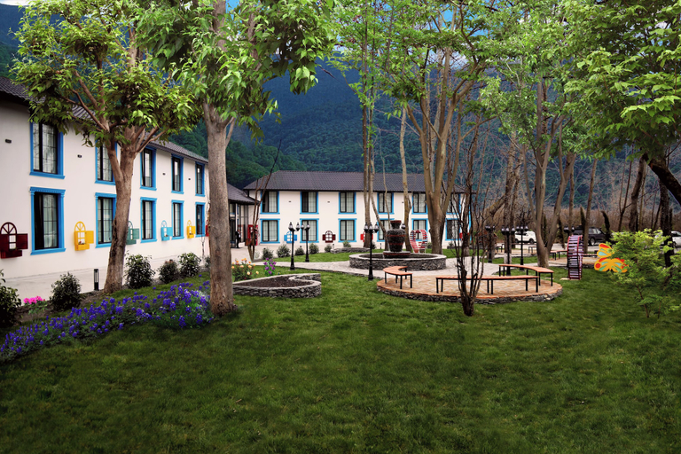 Property grounds 3, Nohur Park Hotel, Qəbələ