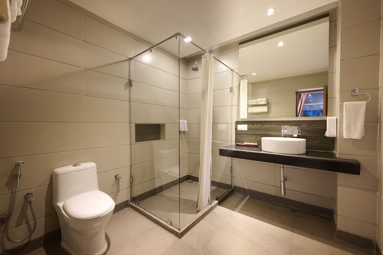 Others 5, Quality Inn River Country, Kullu