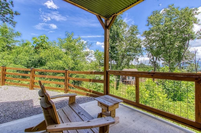 Terrace/patio 3, Sunrise Chalet, Sevier