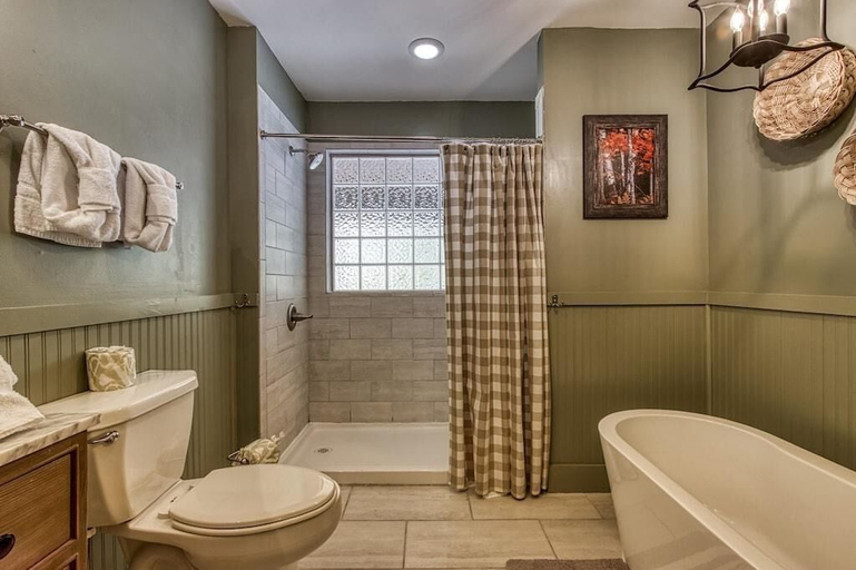 Bathroom 4, Cades Cove Escape, Blount