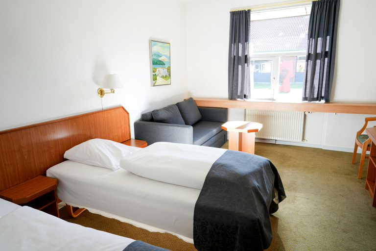 Bedroom 2, HOTEL LYNGGAARDEN, Herning