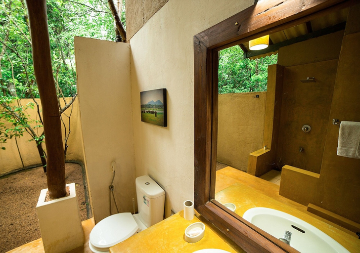 Bathroom 3, Back of Beyond Pidurangala, Dambulla