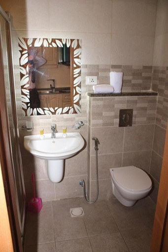 Bathroom 3, Jewheret Alswefiah hotel suites, Amman