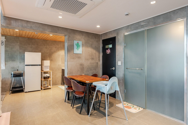 Room 4, Geoje Rainbow Kids Pool Villa, Geoje