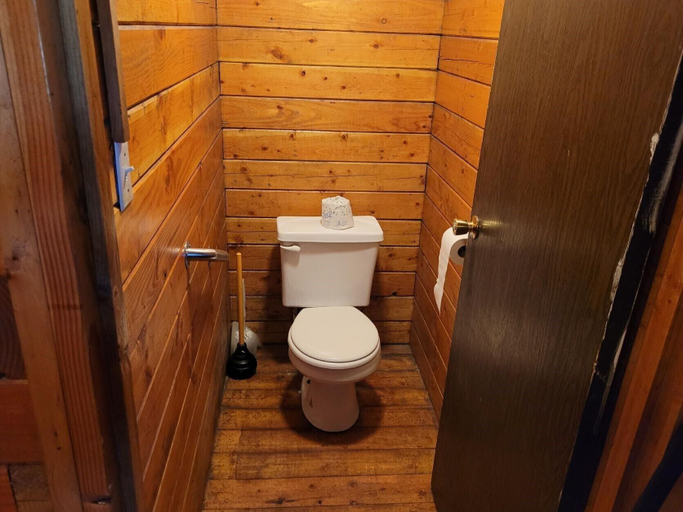 Bathroom, Kenanna RV Resort, Pacific