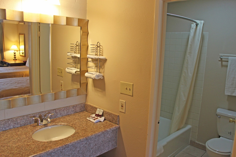 Bathroom 3, Rainbow Inn, Orange