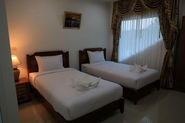 Bedroom 5, De-Complex Apartment, Yang Talat