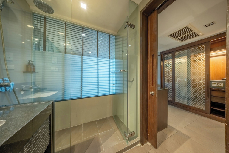 Bathroom 5, M2 de Bangkok, Din Dang