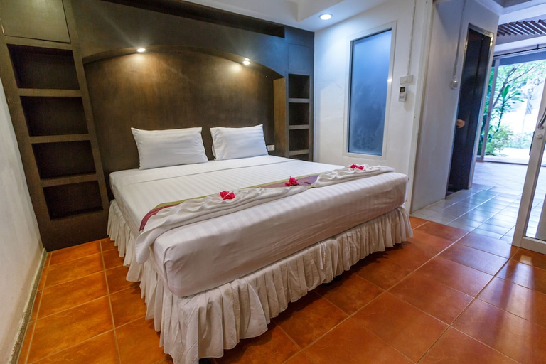 Others 5, Porter House Patong, Phuket Island