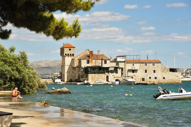 Beach 4, B Studio Apartment Near the Beach With sea View, Kaštela