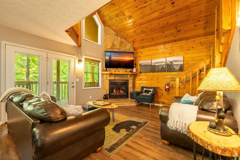 Living area 2, Smoky Mountain Secret, Sevier