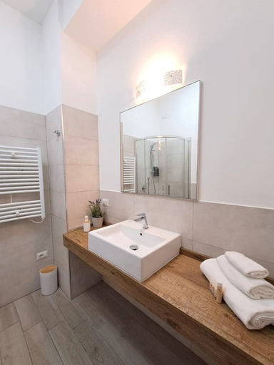 Others 5, B&B Ajana, Cagliari