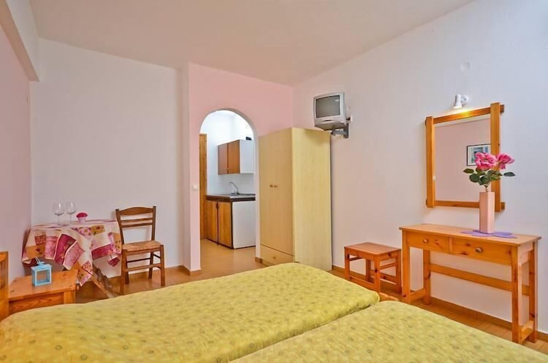 Bedroom 2, Galazia Studios, South Aegean