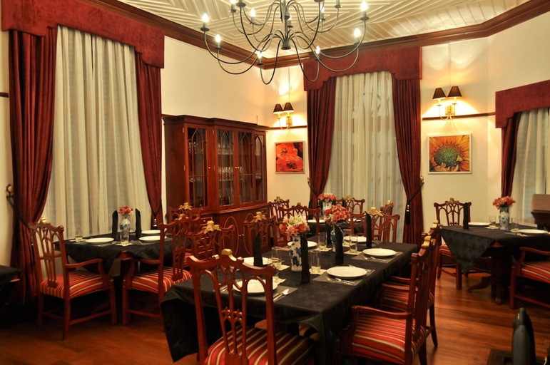 Food & Drinks 4, Royal Cocoon, Nuwara Eliya