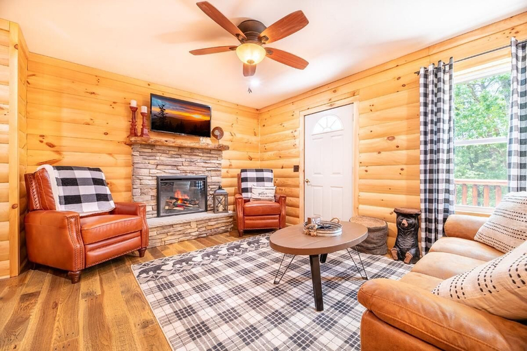 Living area 2, Oldham Ridge Retreat, Sevier