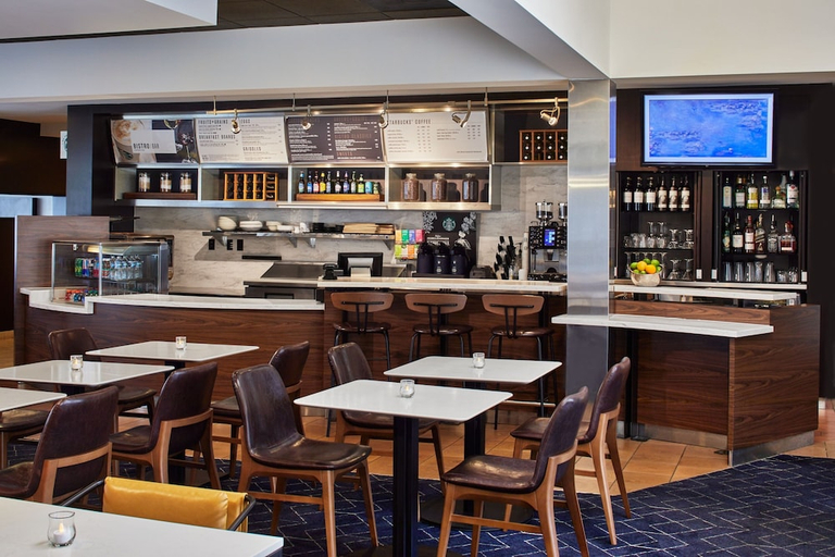 Food & Drinks 4, Courtyard Memphis Airport, Shelby