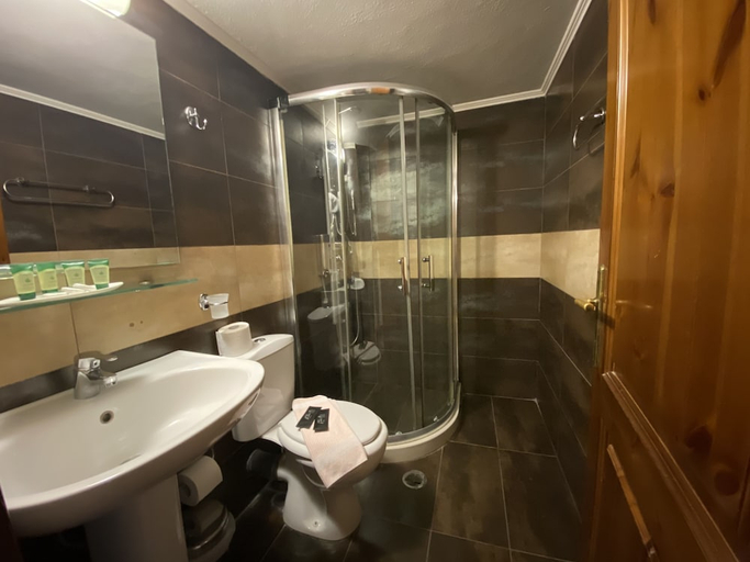 Bathroom 2, Doge Traditional Hotel - Apartments, Crete