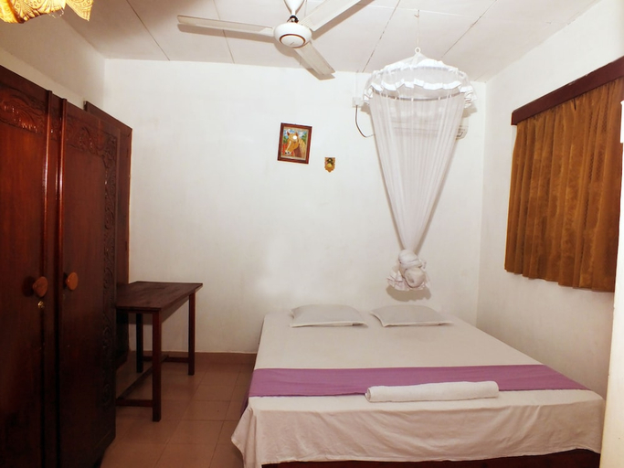Bedroom 3, River Side Villa, Galle Four Gravets