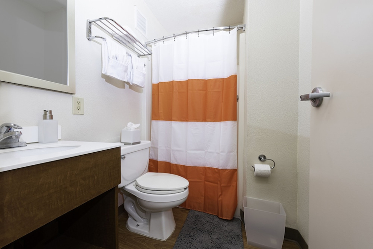 Bathroom 5, Siegel Select Baton Rouge, East Baton Rouge
