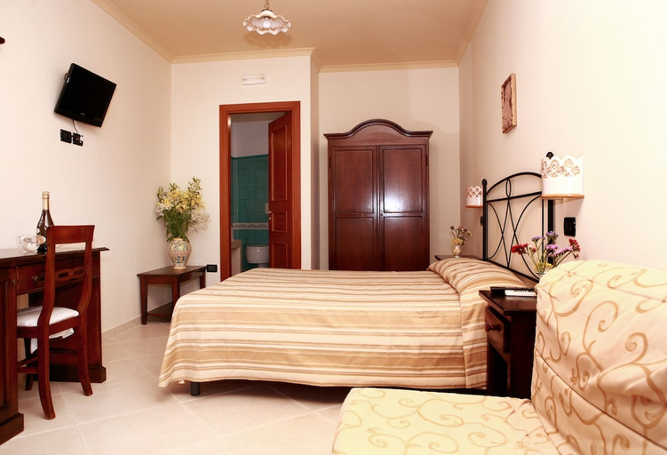 Bedroom 2, B&B Villa Cristina, Messina